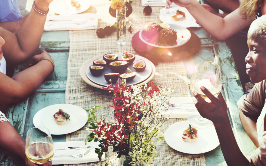 web-Friends-Dining-scaled.jpg