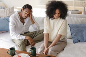 couple-sitting-on-a-couch