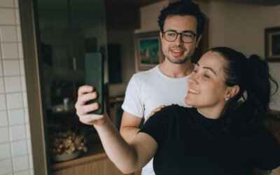 Screens and Relationships: Staying Connected in a Digital World